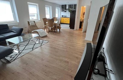 Uerdingen Apartment | Suite 110qm nahe Rhein