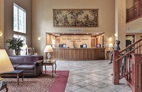 Pembine Apartment | Suite | 2 Queen Beds | Golf Course | Table Tennis