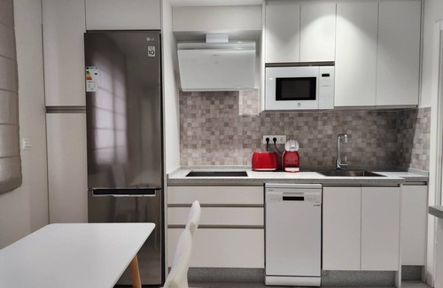 La Trinidad-San Juan y Todos los Santos Apartment | Suite 3. Julio Romero de Torres