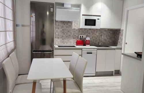 La Trinidad-San Juan y Todos los Santos Apartment | Suite 3. Julio Romero de Torres