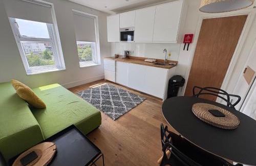 Bournemouth City Centre Apartment | Suite 4 Green Park
