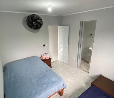 Indaia House | Suite 5 a 3 quadras da praia