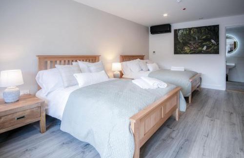 Pen-y-cae Apartment | Suite 8 - Sleeping Giant Hotel - Pen Y Cae Inn