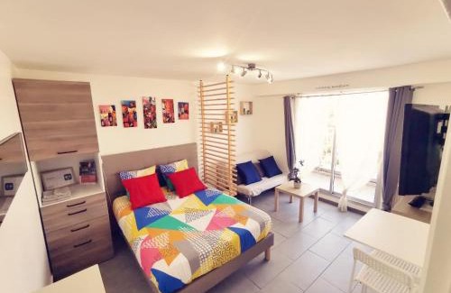 Melun Apartment | Suite Athéna - Melun gare RER - Studio avec Balcon et parking