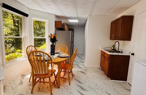 Lawrenceville House | Suite B: Cozy Rear Entry Basement Escape 1bed, 1bath