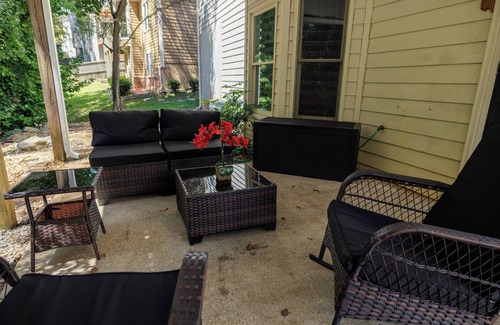 Lawrenceville House | Suite B: Cozy Rear Entry Basement Escape 1bed, 1bath