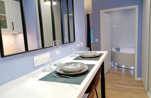 Old Town Apartment | Suite Bubbles Spa - Luxe - Centre Ville - calme - wifi