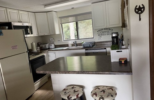 Sugar Mountain Villa | Suite Escape@Snowlake w/Discounts-Walk to Lifts - Huge Bedrooms w/private baths
