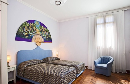 Crespellano Apartment | Suite in Historic Villa immersed in a beautiful green park with a swimming pool.