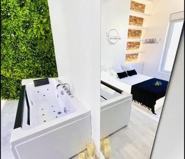 Ecusson Apartment | Suite in the City avec JACUZZI PRIVATIF - Hyper Centre