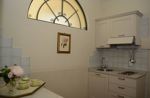 Santa Veneranda Apartment | Suite in the tower of a farmhouse with pool, ideal for romantic getaways