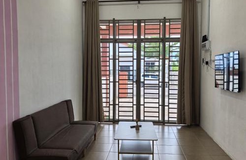 Sungai Karangan House | Suite Karangan Near Inokom