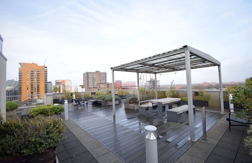 Manchester City Centre Apartment | Suite Life: Top-Floor 2-Bed, 1-Bath in Ancoats