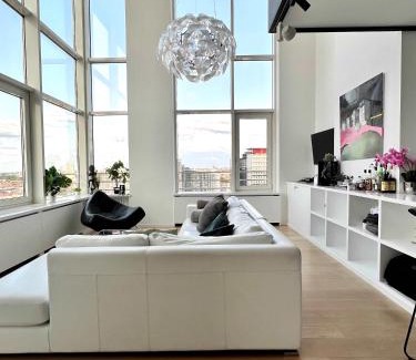 Northern Quarter Bed & Breakfast | Suite Penthouse with Stunning View over Brussel 220 m2 suite
