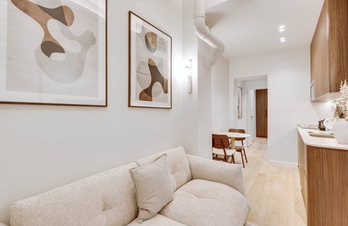 Quartier Saint-Georges Apartment | Suite Prestige à Pigalle - Le Confidentiel, 2 steps from the Moulin Rouge