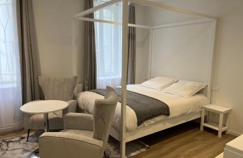 Castelnaudary Apartment | SUITE PRIVEE RIQUET-wifi-Vélo