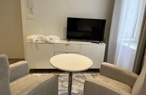 Castelnaudary Apartment | SUITE PRIVEE RIQUET-wifi-Vélo