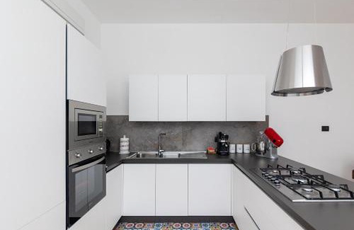 Cefalu Apartment | Suite Roccamare - Comfort d'Epoca e Vista da Sogno nel Cuore di Cefalù by CEFALU BIZ