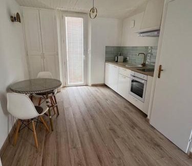 La Londe-les-Maures Apartment | Suite romantique bohème chic avec bain à remous