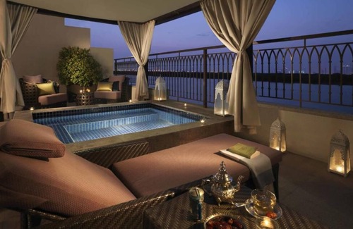 Eastern Mangrove Apartment | Suite Room with Private Pool Near Starbucks