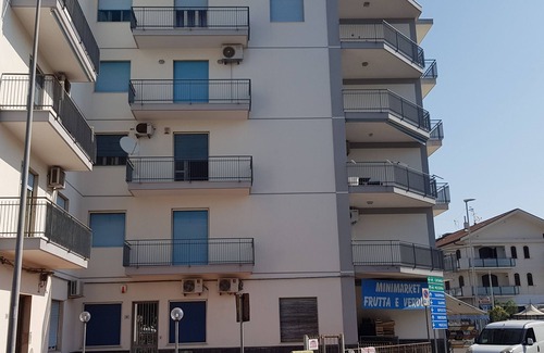 Fondachello Apartment | Suite Tramonto – romantic atmosphere with a sea view
