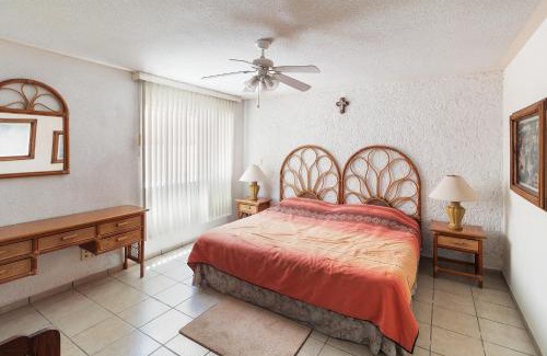 Queretaro Apartment | Suite Ubicadísima Zona Residencial Los Arcos 3 Recámaras 102 Cortijo