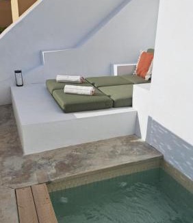 Centro Apartment | SUITES 9 MALAGA, three unique suites with private plunge pool