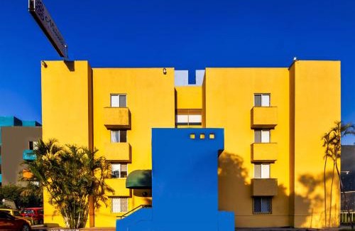 Zona Expo Hotel | Suites Navata