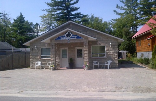 Wasaga Beach Cottage | Suites of Wasaga Beach Area 2 - mins walk Beach 1