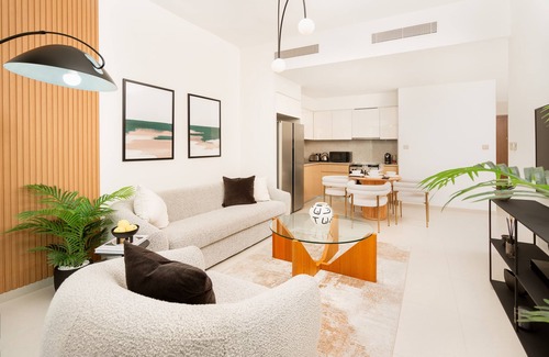 Downtown Dubai Apartment | Suitestay - Bright Panoramic Two-Bedroom with Burj and Fountain View