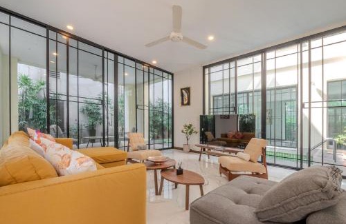 Sukhumvit Apartment | Sukumvit Pool Villa 5BR 5-7min-walk to Thonglor Sky train