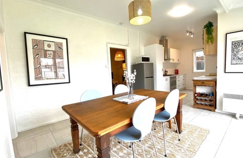 Orange East House | Summer Bungalow - Close to town