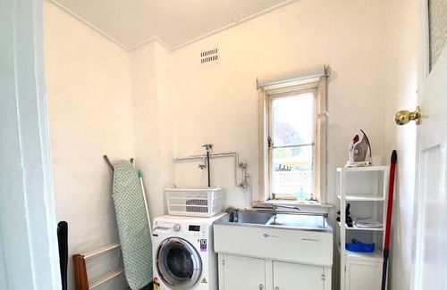 Orange East House | Summer Bungalow - Close to town