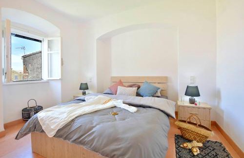 Old Town House | Summer By The Sea