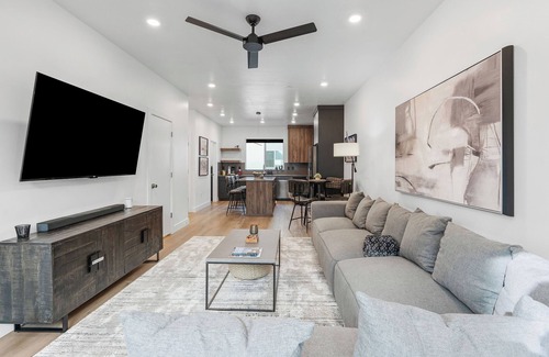 Capitol Hill House | Summer Getaway: Hot tub & Cold Plunge, Gear-dryer