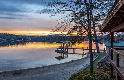 Eclectic House | Summer Haven at Lake Martin 3 Bedroom.3 Full Baths.Beach
