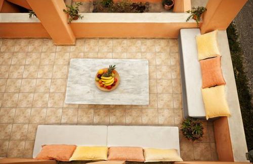 Kamari House | Summer House in Santorini