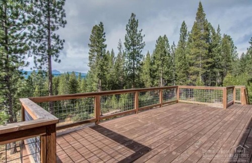 Crescent Cabin | Summer isn’t over yet! Book your next stay … fall is fast approaching