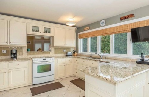 Hampton Bays House | Summer Rental - Hampton Bays Waterfront- FULL MONTH ONLY August - Labor Day