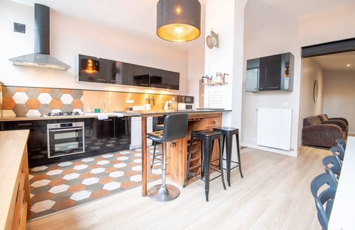 Tours Apartment | Summer - Room with private bathroom
