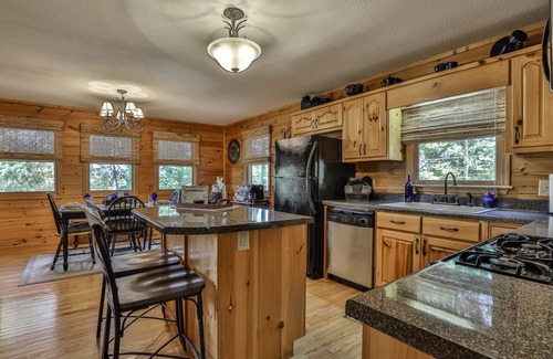 Ellijay Cabin | Summer's Ridge - Hot Tub, Game Room, Resort Community