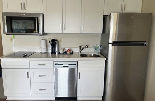 Wrightsville Beach Condo | Summer Sands- The Sun and Sand Room 401