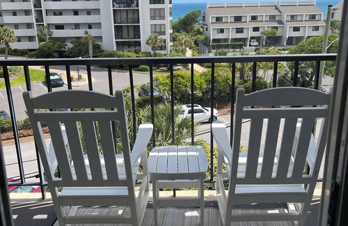 Wrightsville Beach Condo | Summer Sands- Isle Be There Room 406
