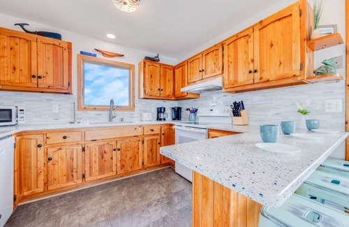 Avon House | SUMMER SAVINGS - Canalfront Dog Friendly Home w/Hot Tub, Boat Dock, and Kayaks