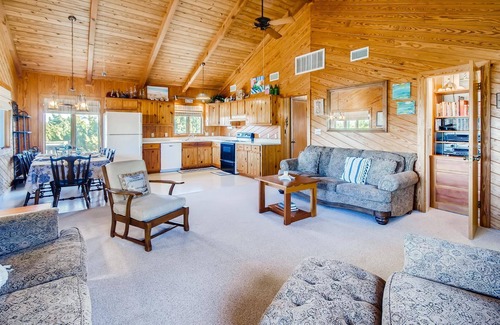 Avon House | SUMMER SAVINGS - Canalfront Dog Friendly Home w/Cmty Pool, Dock, and Cargo Lift