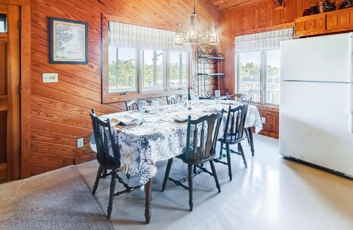 Avon House | SUMMER SAVINGS - Canalfront Dog Friendly Home w/Cmty Pool, Dock, and Cargo Lift