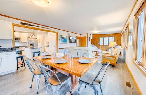 Avon House | SUMMER SAVINGS - Oceanside Dog Friendly Home w/Screened Porch and Beach Nearby