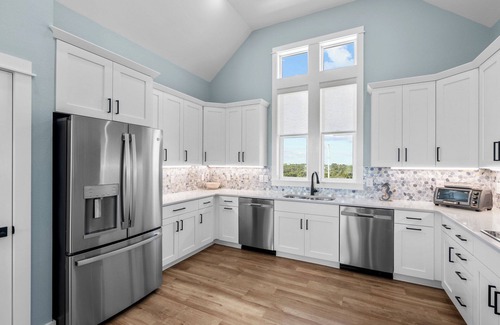 Ocean Isle Estates House | SUMMER SAVINGS - Semi-Oceanfront Dog Friendly w/Pool, Hot Tub, Beach Nearby