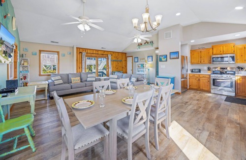 Rodanthe House | SUMMER SAVINGS- Soundside Dog Friendly Home w Hot Tub, Screened Porch, Smart TVs