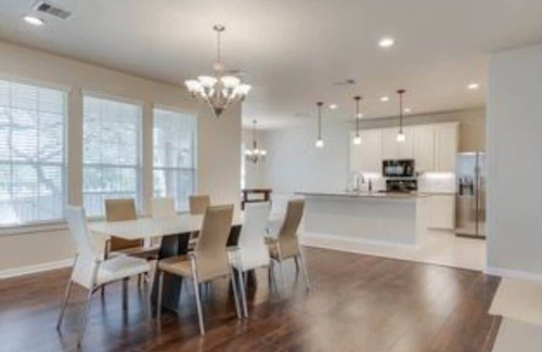 Wetmore House | SUMMER Specials perfect for a big family